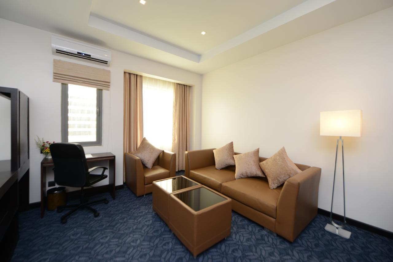 Hotel Lexus Янгон Экстерьер фото